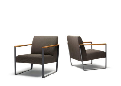 LOUNGE CHAIR