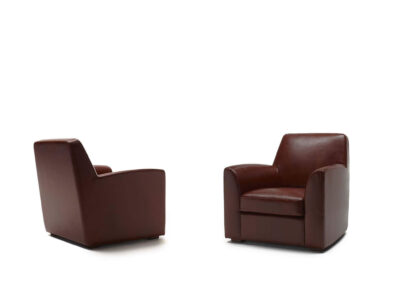 LOUNGE CHAIR