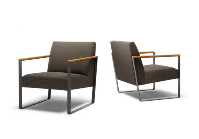LOUNGE CHAIR